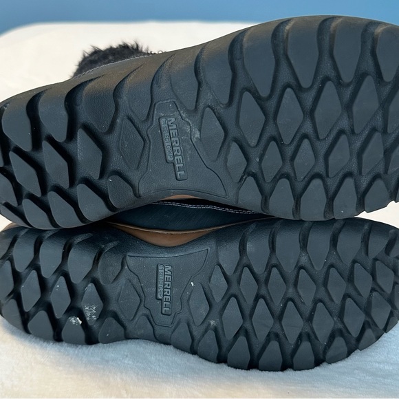 Like new beautiful Merrell winter boots! - Picture 4 of 4